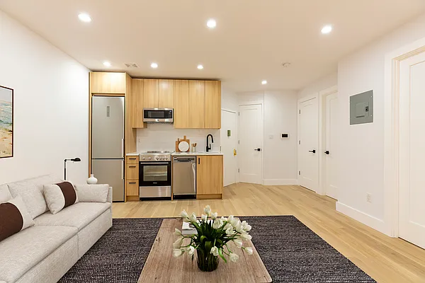 Rented by REAL New York | media 2