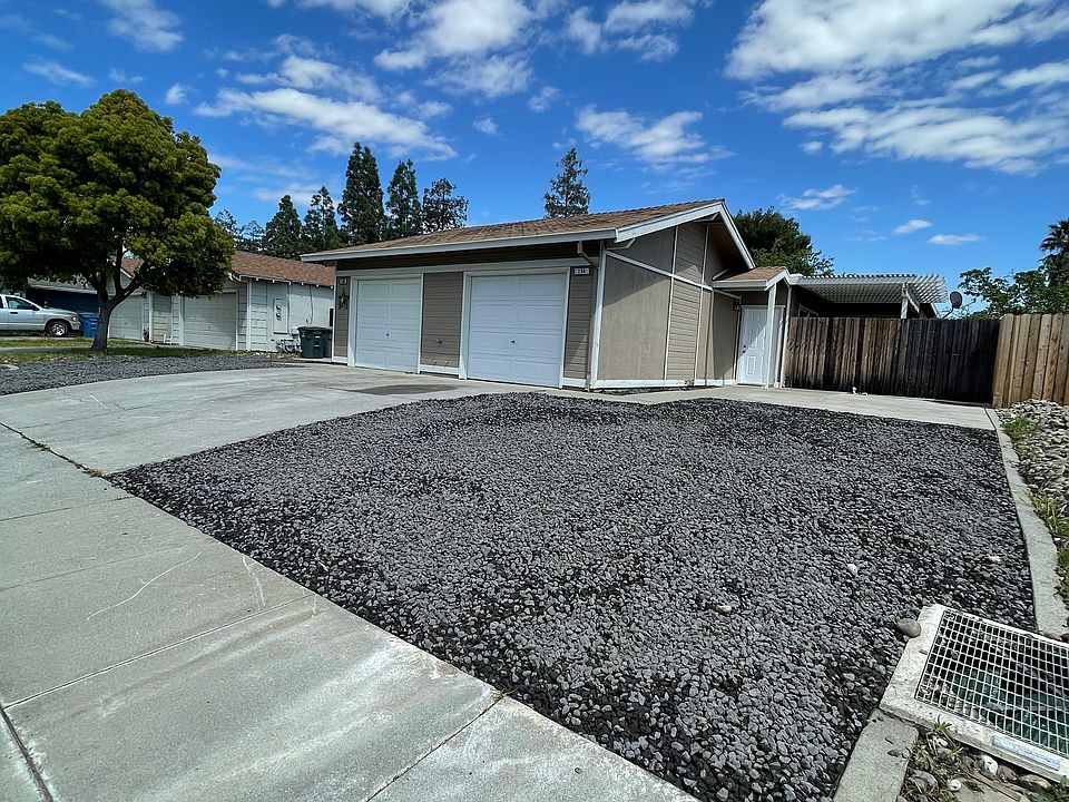 1st image of 156 Woodbury Cir