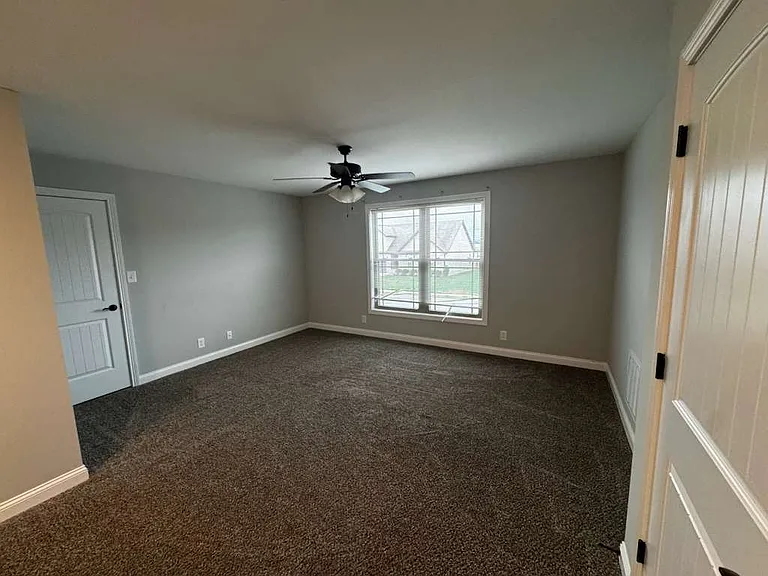 3858 Maliki Dr — Photo 20