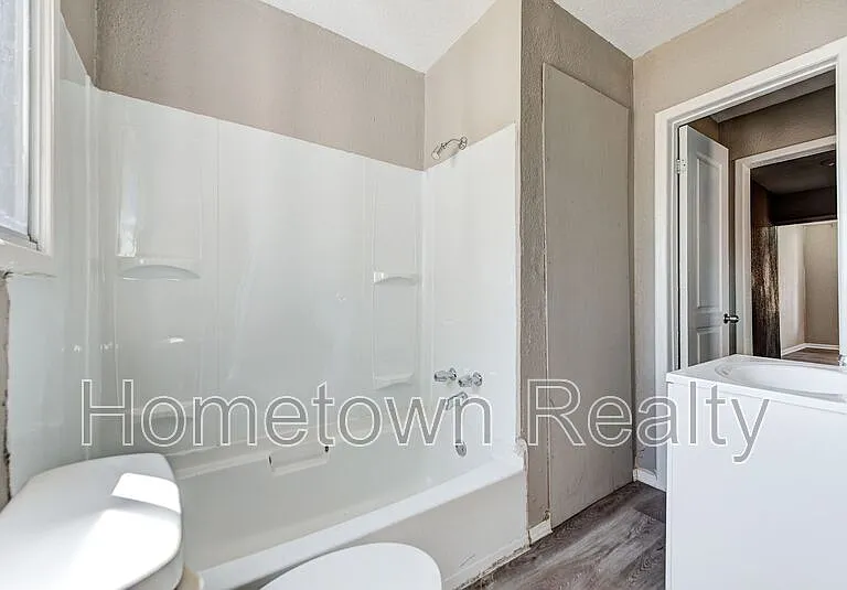 2122 N Glen Ellyn St — Photo 12