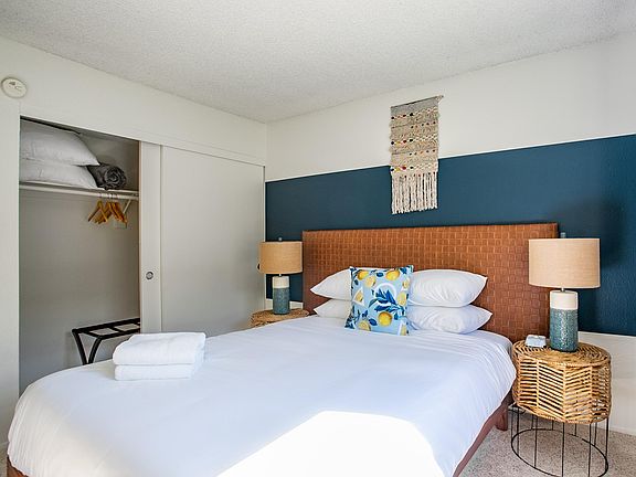 3rd image of 10061 Rio San Diego Dr #183