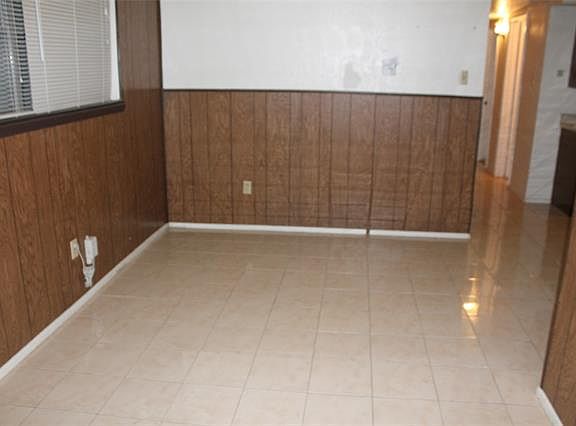 5th image of 1201 Fairdale St