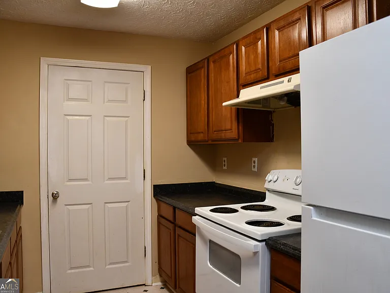 9301 Waldrop Pl — Photo 2