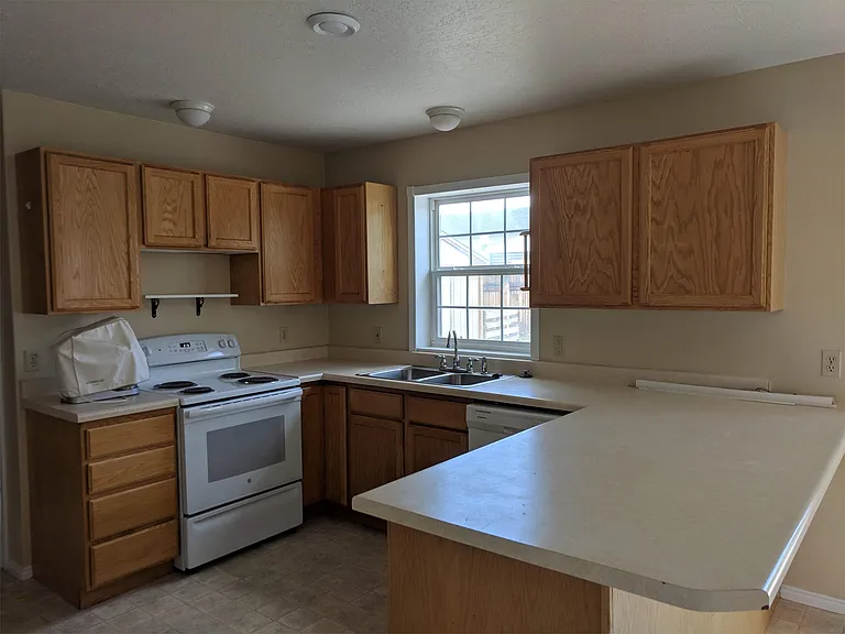 439B Country Club Ln — Photo 10
