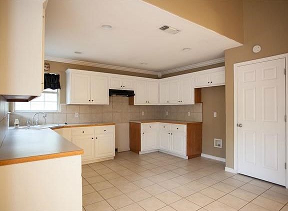 2nd image of 202 Kamakoa Ln