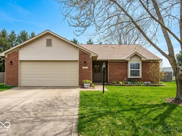 450 E Pine Ridge Dr, Westfield, IN 46074