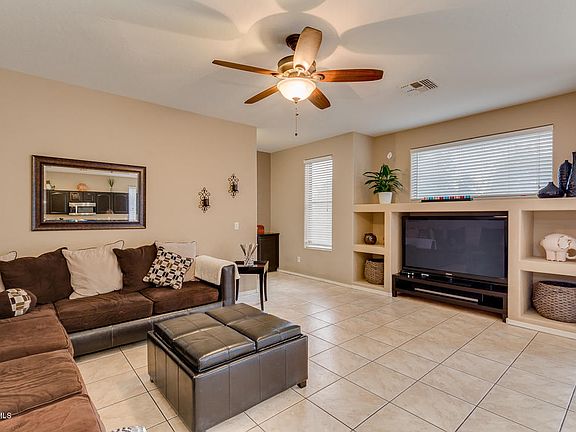 5th image of 2920 S Miller Dr