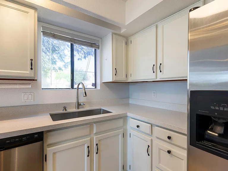 3102 E Clarendon Ave #101 — Photo 8