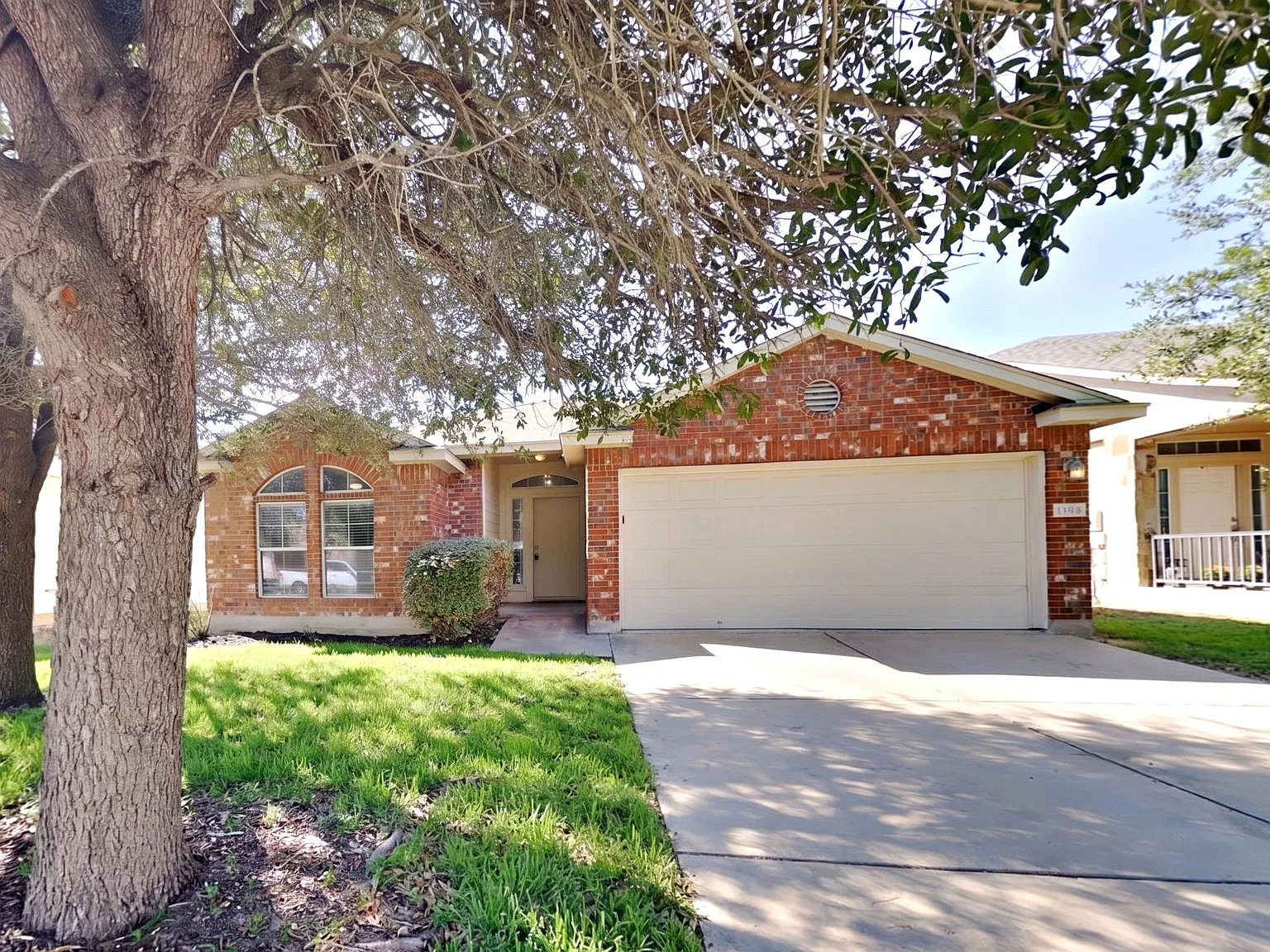 4 bed, 2.0 bath, 1685 sqft, $1,975 — Photo 1