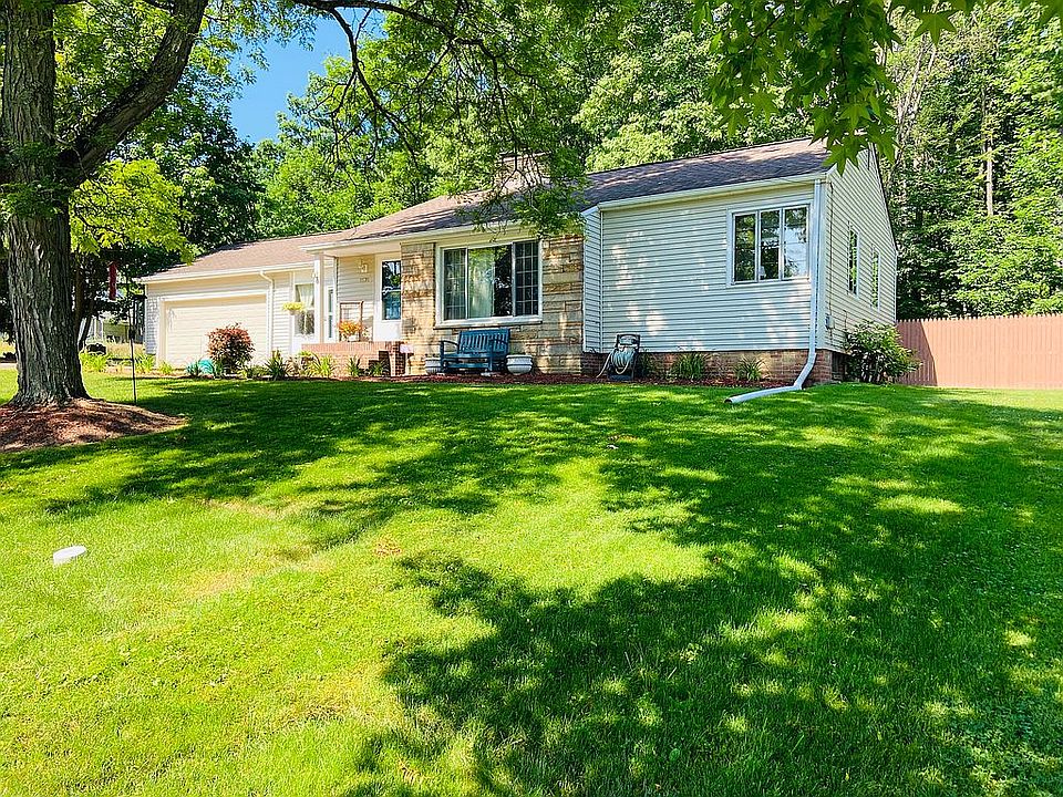 1st image of 7576 Beverly Dr