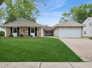 1801 Cambourne Ln, Schaumburg, IL 60194