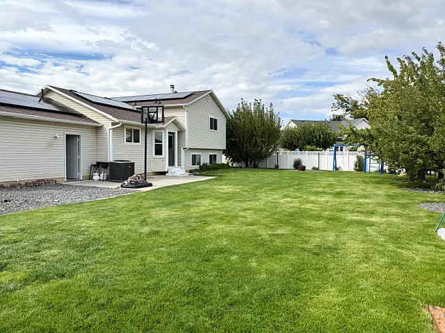 1127 S 1560 E — Photo 33