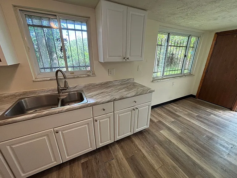 251 Selvin Dr — Photo 13