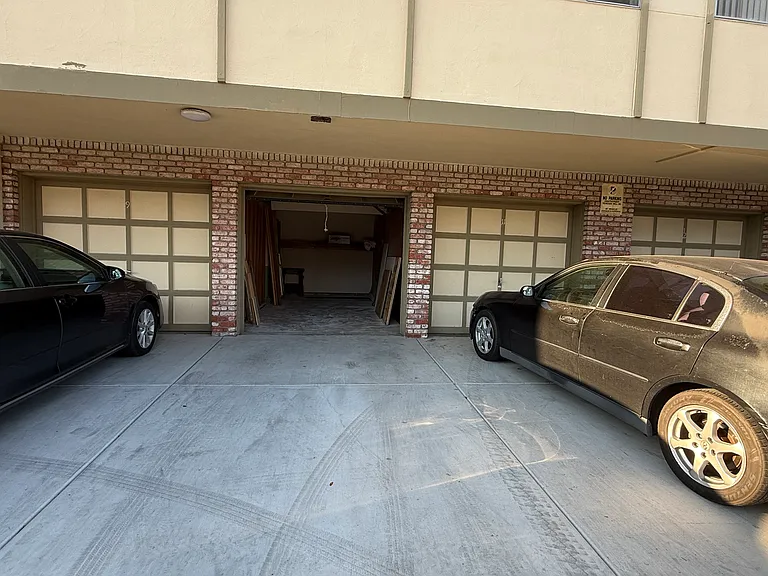 100 Elm St — Photo 43