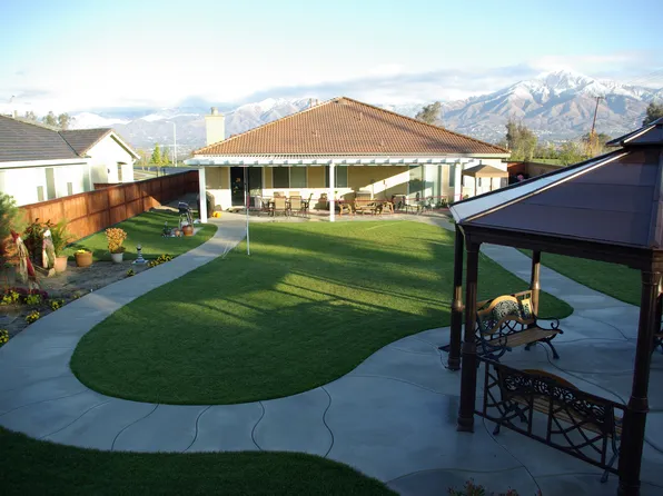 35 Blue Jay Ln, Redlands, CA 92374