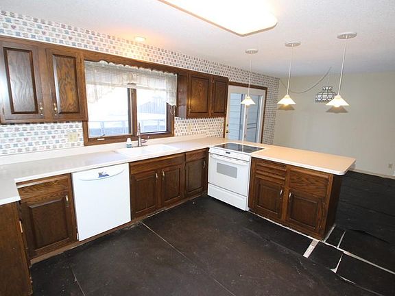 3rd image of 97 Birnamwood Dr