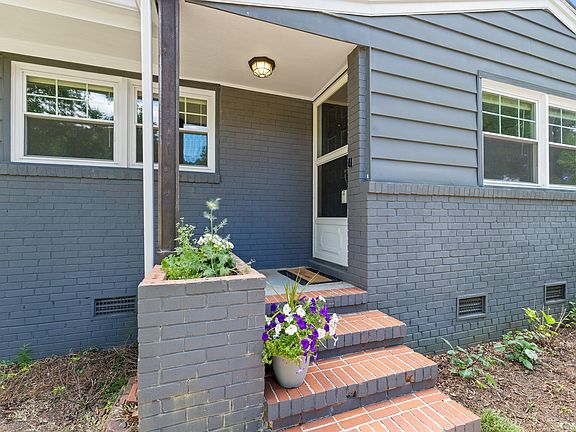 2nd image of 1006 Barbara Dr