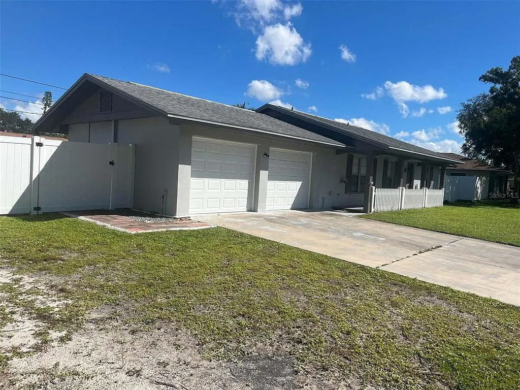 2 bed, 2.0 bath, 1299 sqft, $4,000 — Photo 1