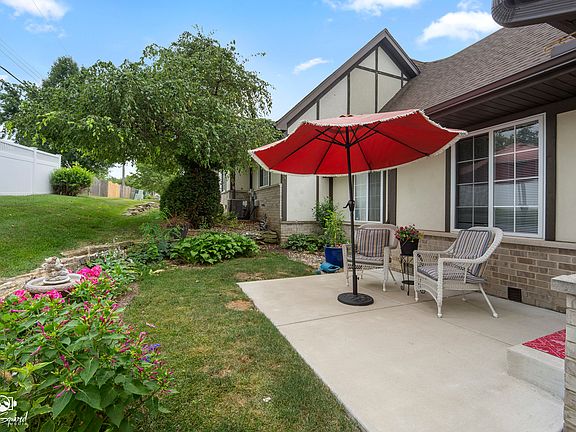 3rd image of 1716 Willow Circle Dr #0