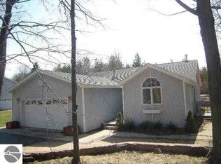 422 Circle Dr, Beulah, MI 49617