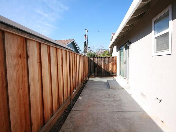 5th image of 925 Henderson Ave