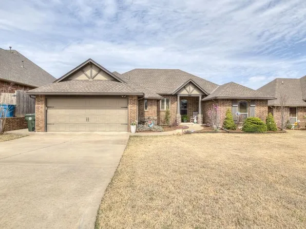 10821 Sara Ct, Midwest City, OK 73130