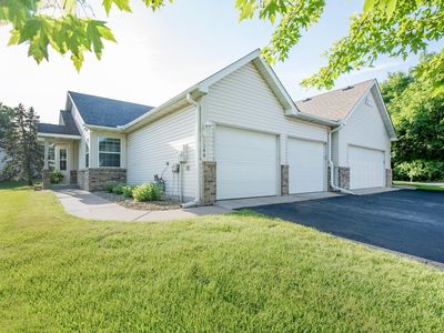 2144 Albemarle Ct, Roseville, MN, 55113