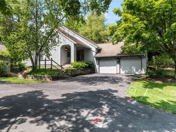 17 Andrews Way, Canandaigua, NY 14424