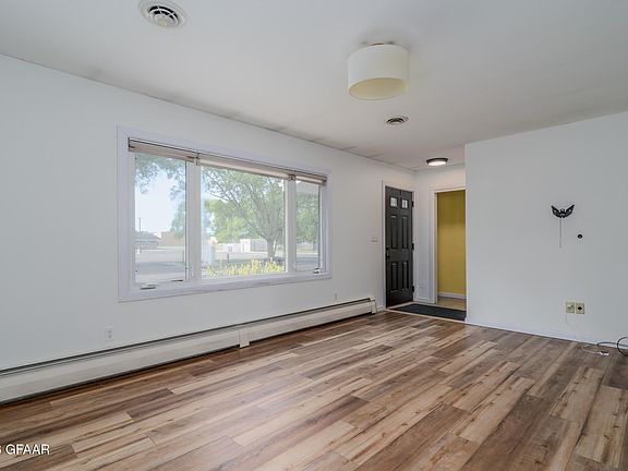 4th image of 708 28th Ave S