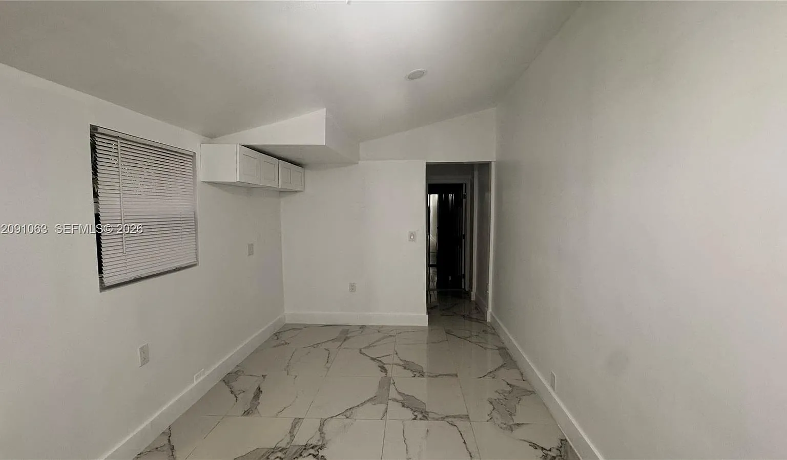 1905 Harding St — Photo 3