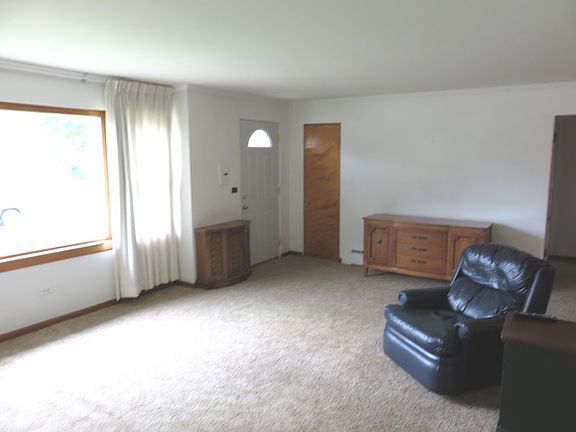 4th image of 1446 Van Buren Ave