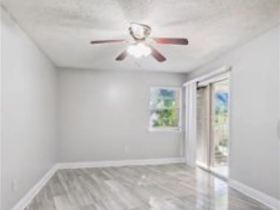 5th image of 2425 Oxford Pl APT 171