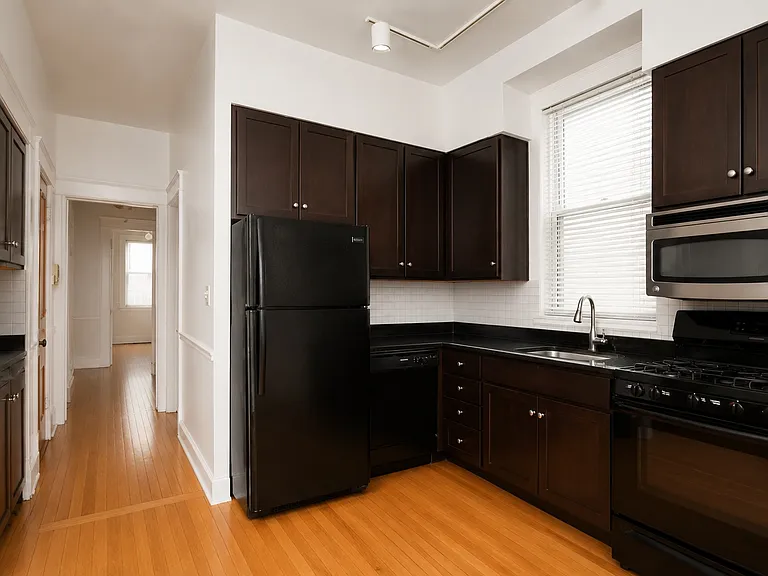 1217 W George St #1F — Photo 14