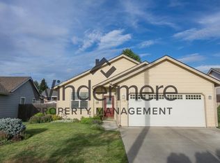 236 NE Flowers Ln, College Place, WA 99324