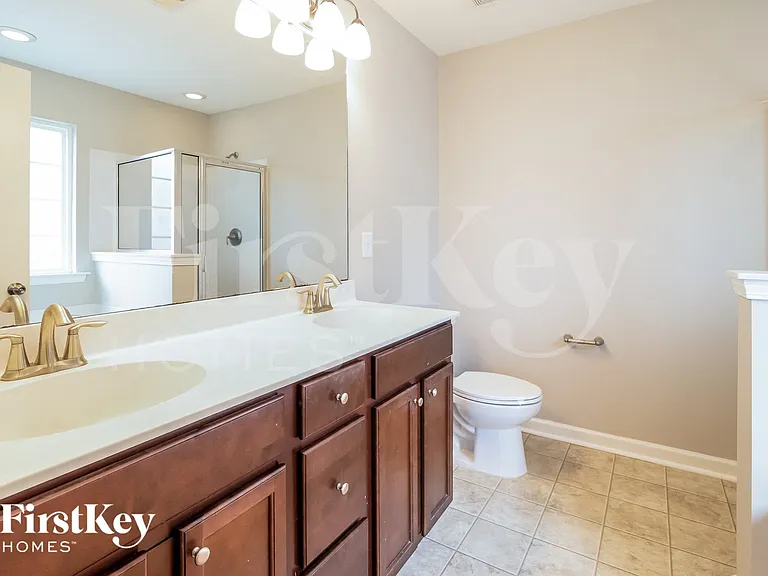 165 Longford Dr — Photo 13