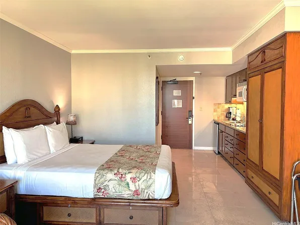 2045 Kalakaua Ave APT 1102, Honolulu, HI 96815