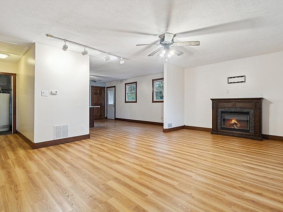 3rd image of 17169 Ethel Ave