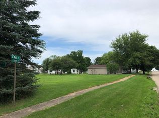 508 N West St, Davis, IL 61019