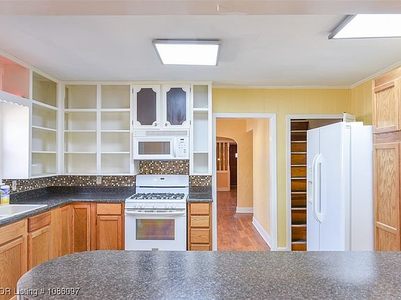 5th image of 1123 N 41st St