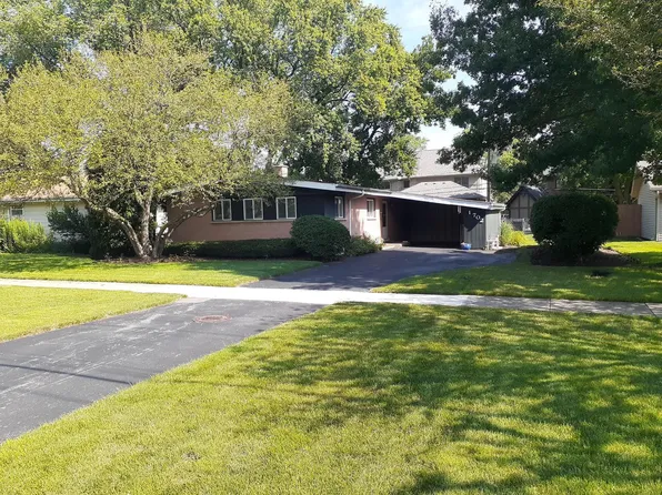 1702 W Oakton St, Arlington Heights, IL 60004