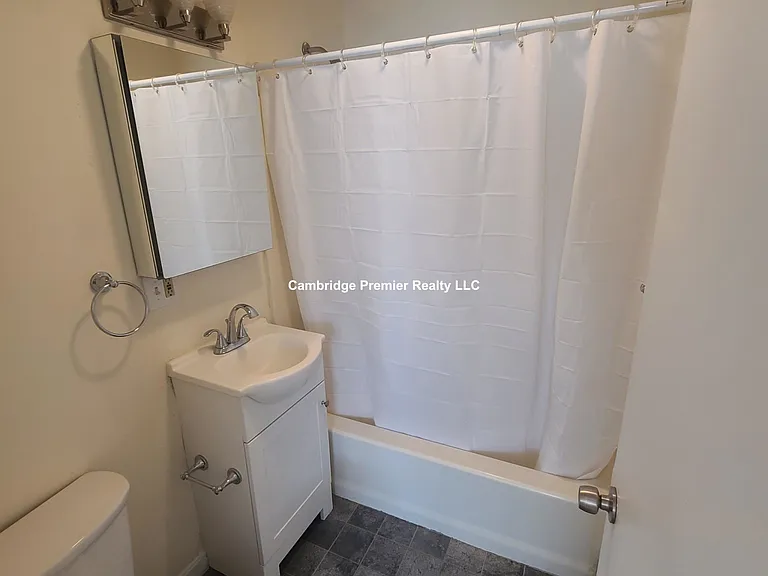 11 Pine St #3 — Photo 5