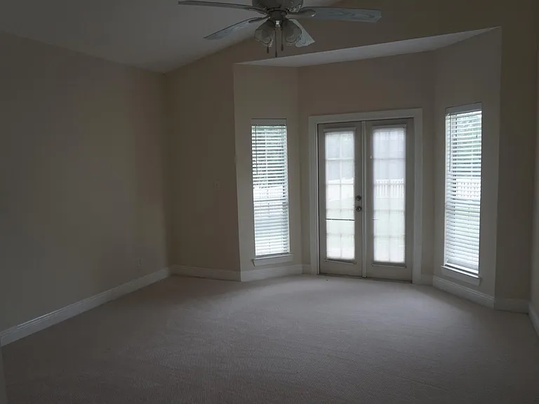 300 Somerset Bridge Rd — Photo 5