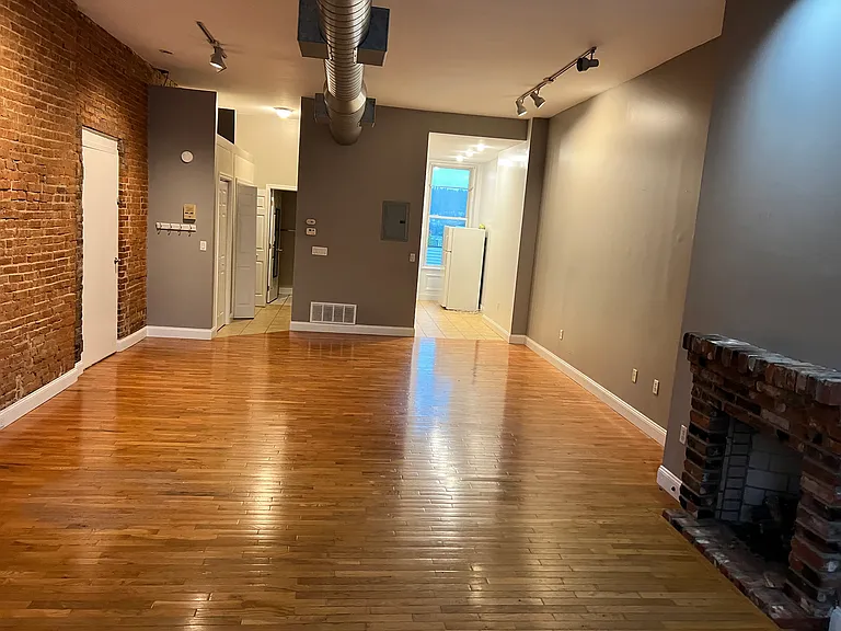4419 Butler St #2 — Photo 4