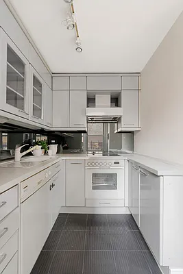 Sold by Compass | media 7