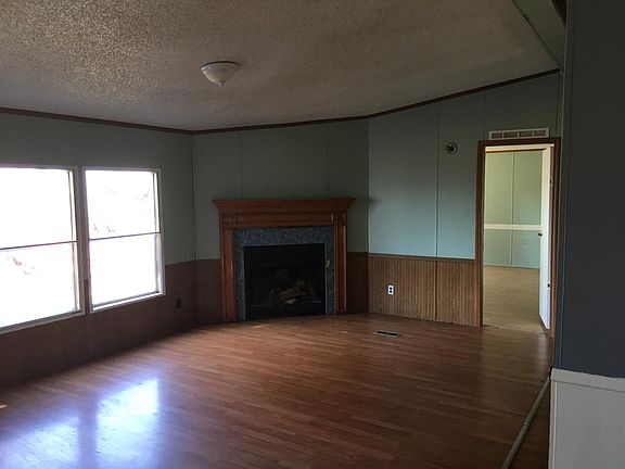 2nd image of 534 Hattie Ln