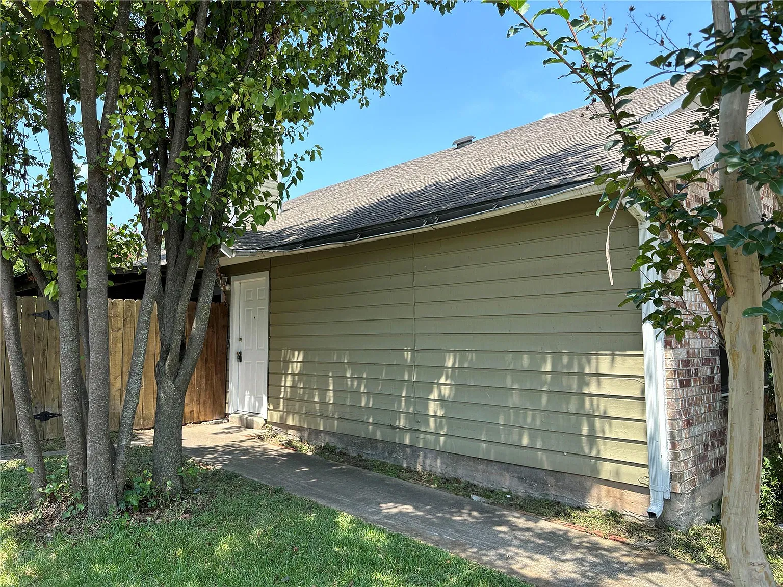 3 bed, 2.0 bath, 1064 sqft, $1,595 — Photo 4