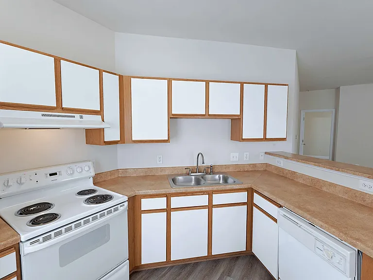 Ashbury Square Apartments — Photo 95