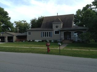 102 S Belmont St, Bowen, IL 62316