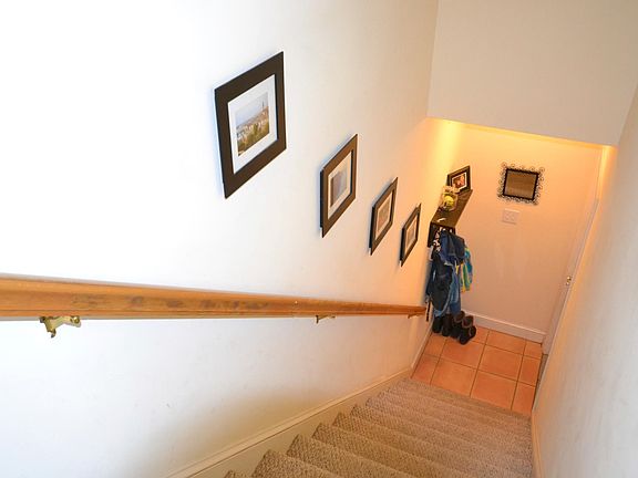 Entry stairway