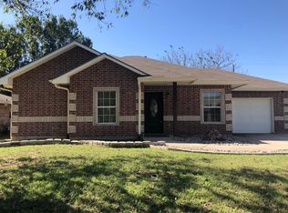 1309 S Howeth St, Gainesville, TX 76240